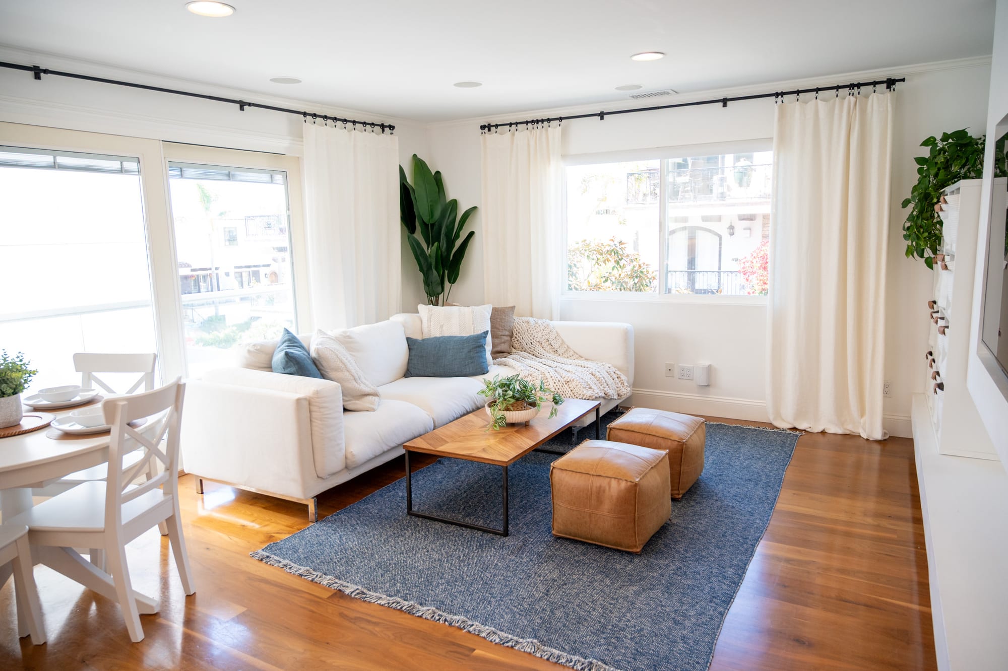 Open-concept living room at Manhattan Beach vacation rental